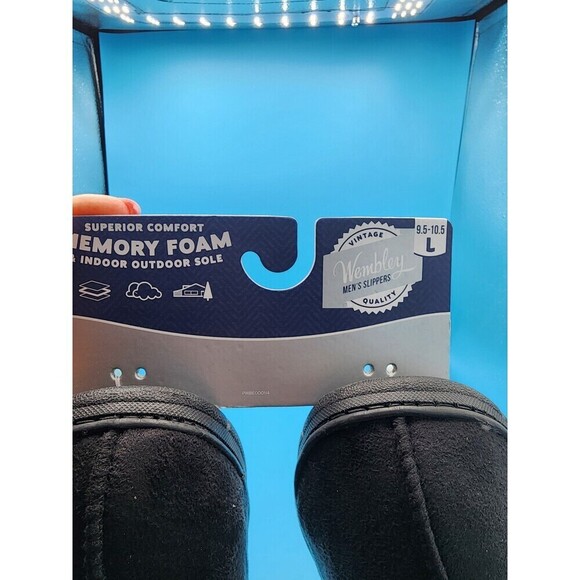 NEW Wembley Mens Black & Gray Fleece Lined Suede Slippers Size L 9.5-10.5 - Picture 2 of 4